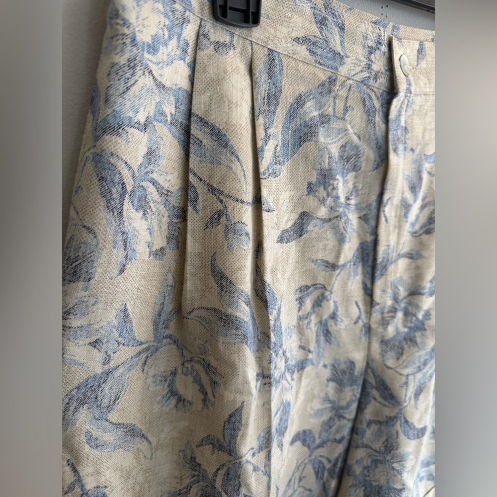 Casablanca Vintage High Waisted Floral Shorts – Blue & Tan Print | Women’s Size - Picture 4 of 9